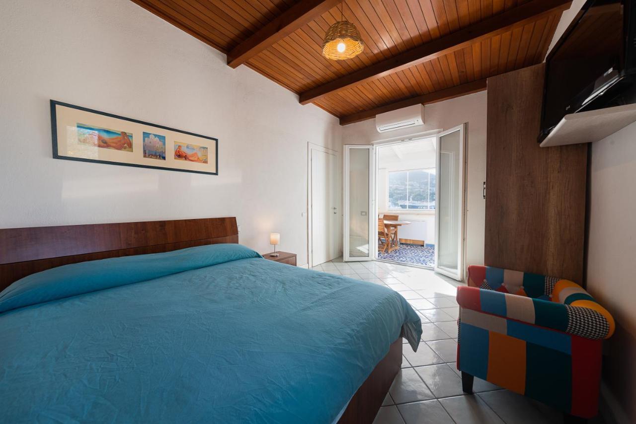 Appartamento La Casa Sul Porto Ischia Esterno foto